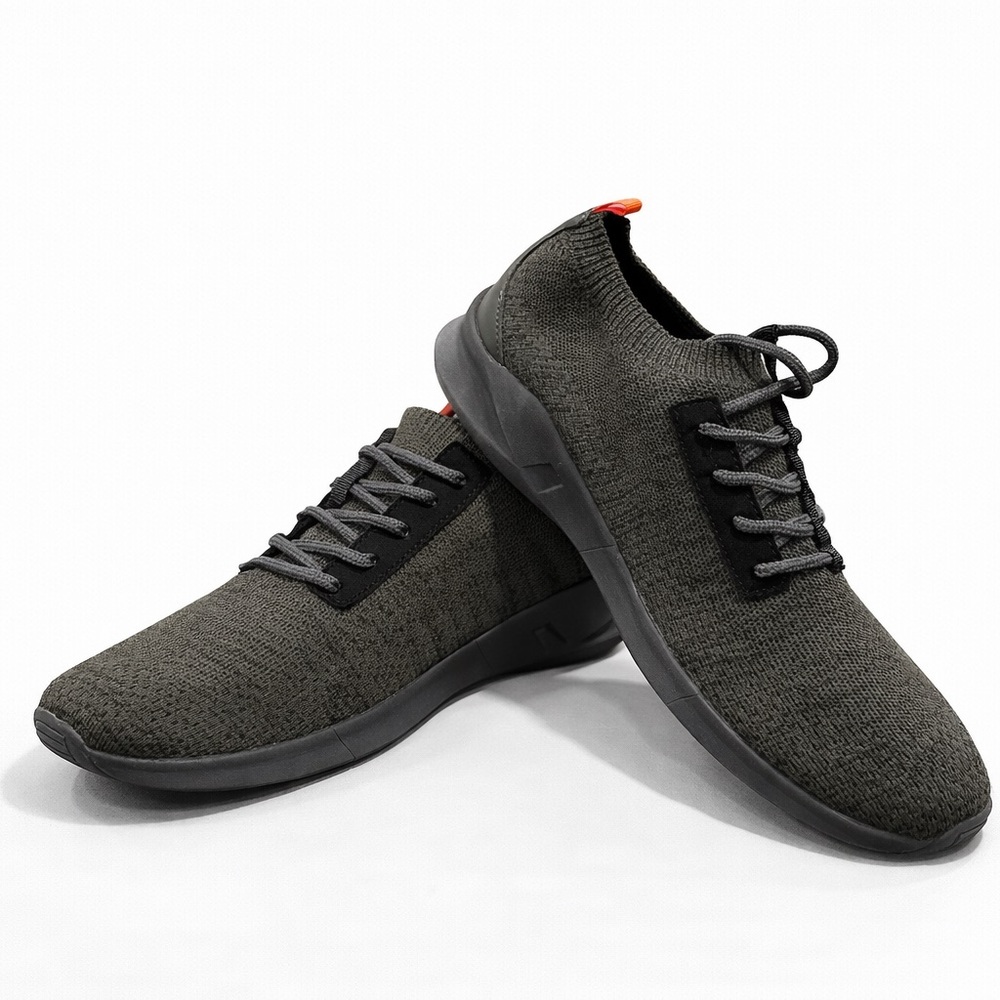 American Eagle Outfitters Men’s Black Knit Sneakers NWOT or box